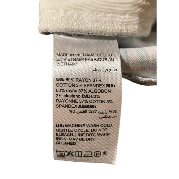 Chico's White Aqua Pattern Cropped Pants with Pockets - Picture 4 of 4